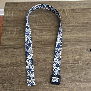Mens vineyard vines hawaiian belt size small